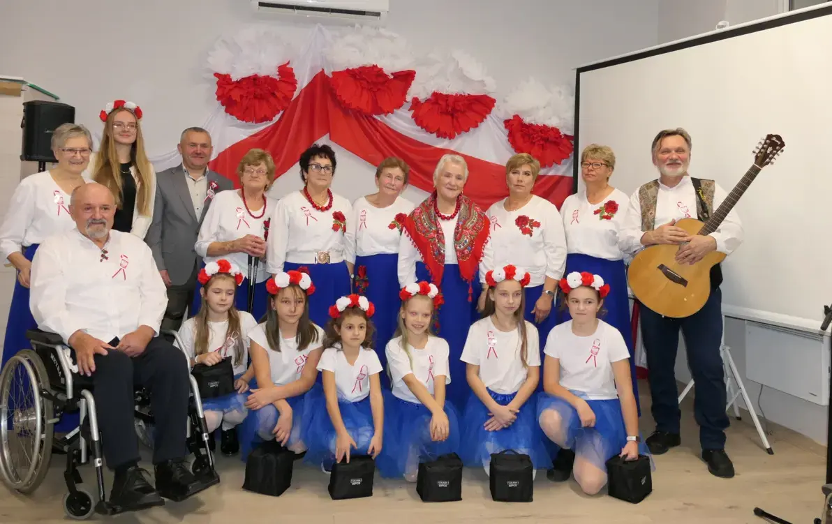 Zdjęcie do Wieczornica patriotyczna z Klubem Seniora Radość